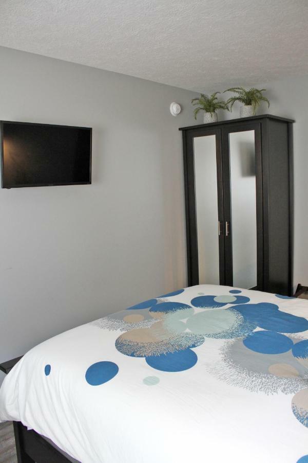 The Serenity Suite - Main Street Lodge In Berlin Buitenkant foto